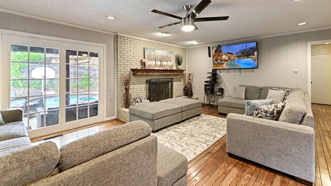 Photo of Livingroom in Las Colinas