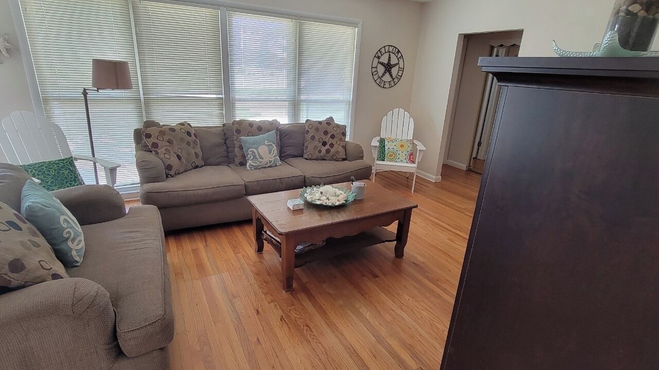 Photo of Livingroom in A-Zone