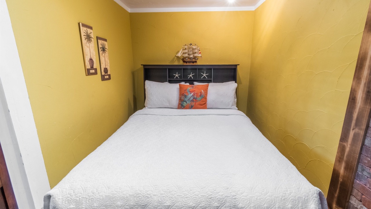 Photo of Bedroom in Newport