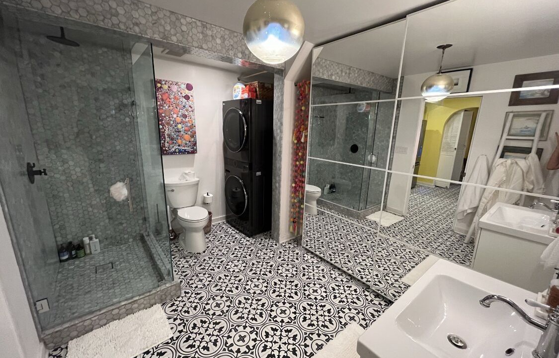 Photo of Bathroom in Los Feliz