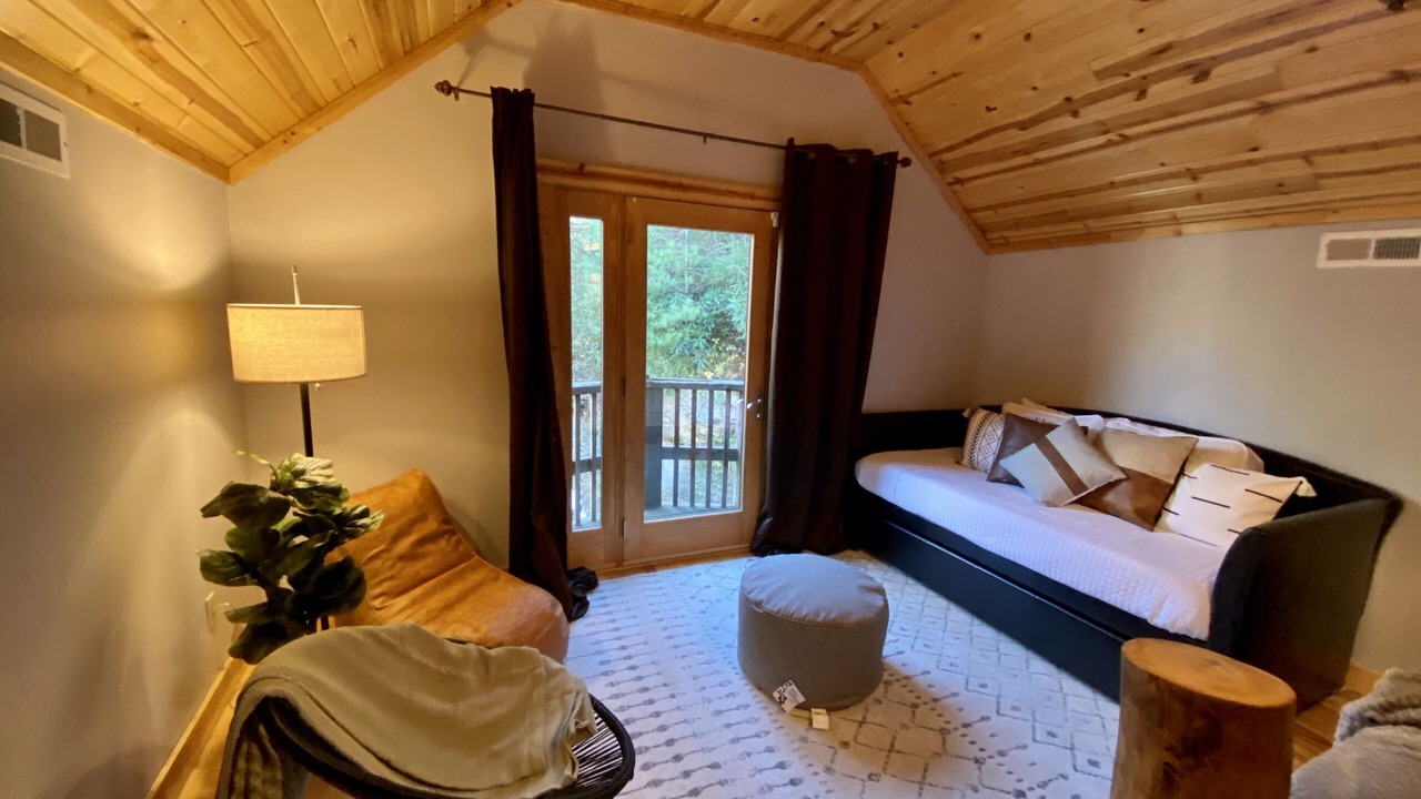 Photo of Livingroom in Butler