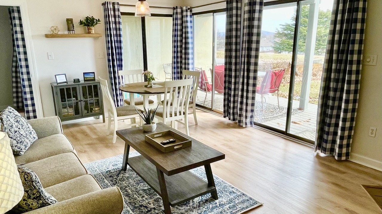 Photo of Livingroom in North Shore