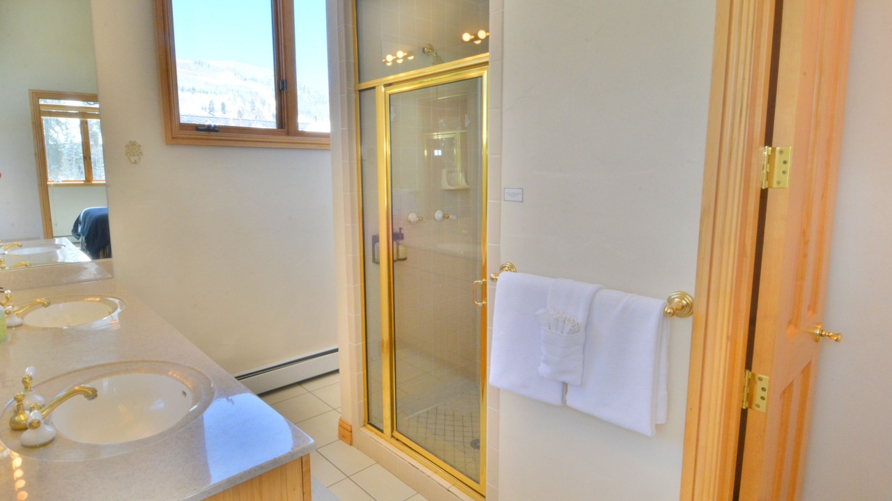 Photo of Bathroom in Mountain House