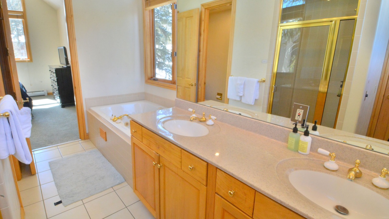 Photo of Bathroom in Mountain House