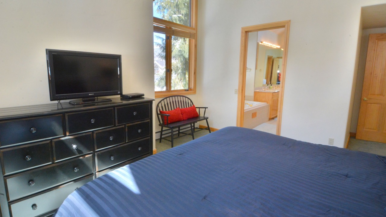 Photo of Bedroom in Mountain House