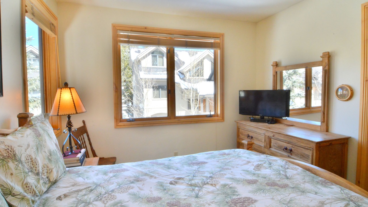 Photo of Bedroom in Mountain House