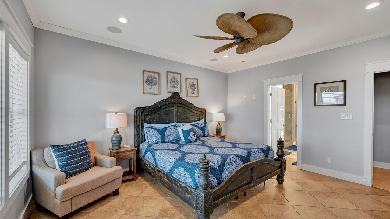 Photo of Bedroom in Crystal Beach