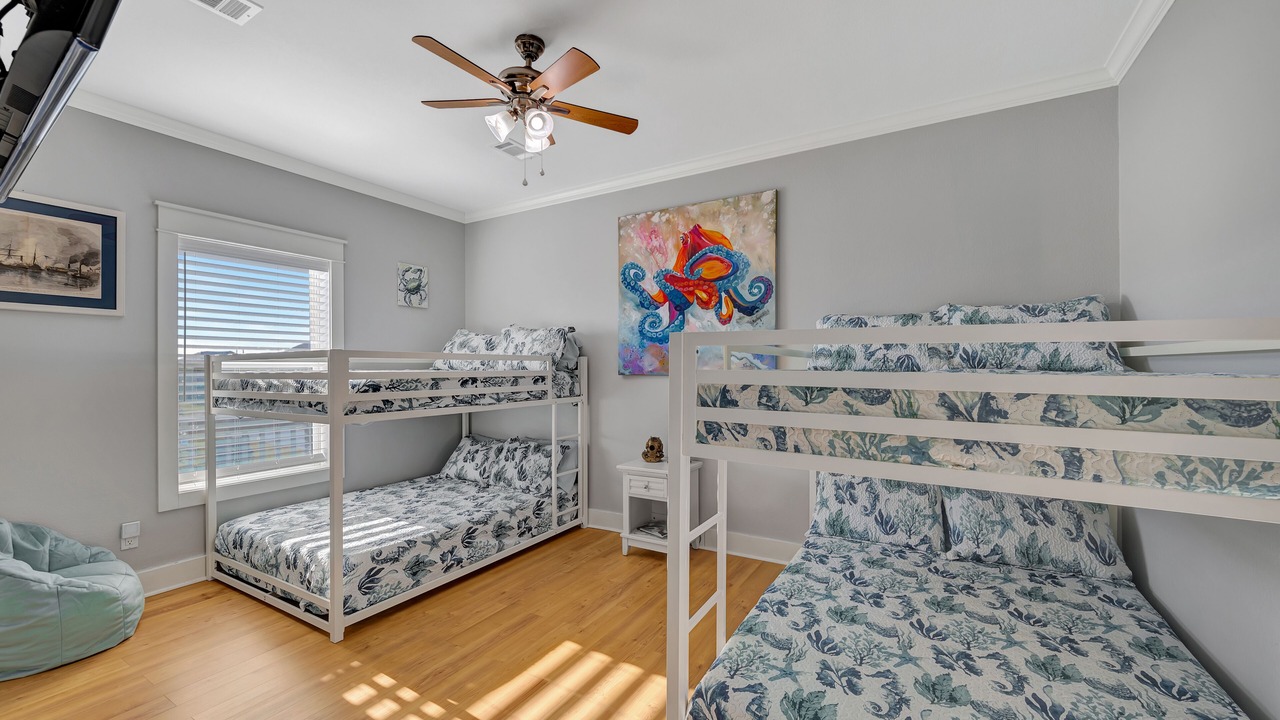 Photo of Bedroom in Crystal Beach