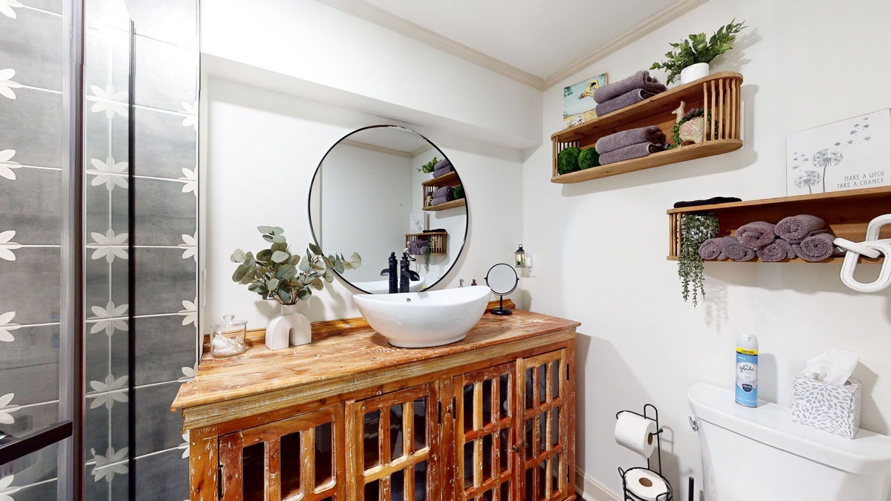 Photo of Bathroom in Maxwell
