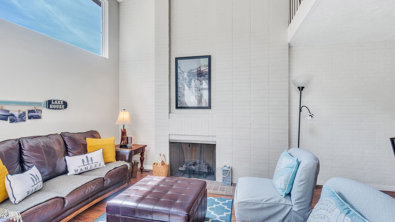 Photo of Livingroom in Pleasant View