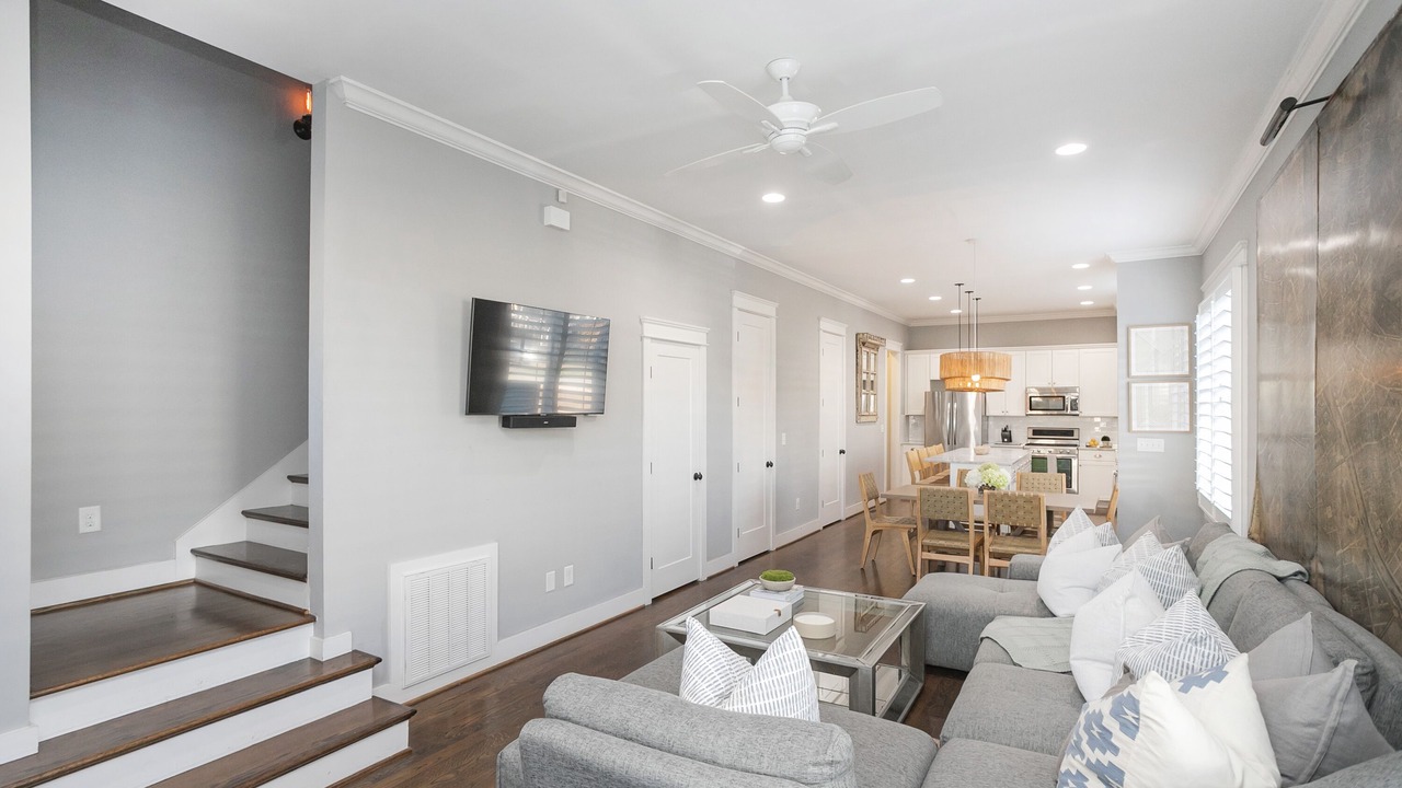 Photo of Livingroom in The Nations