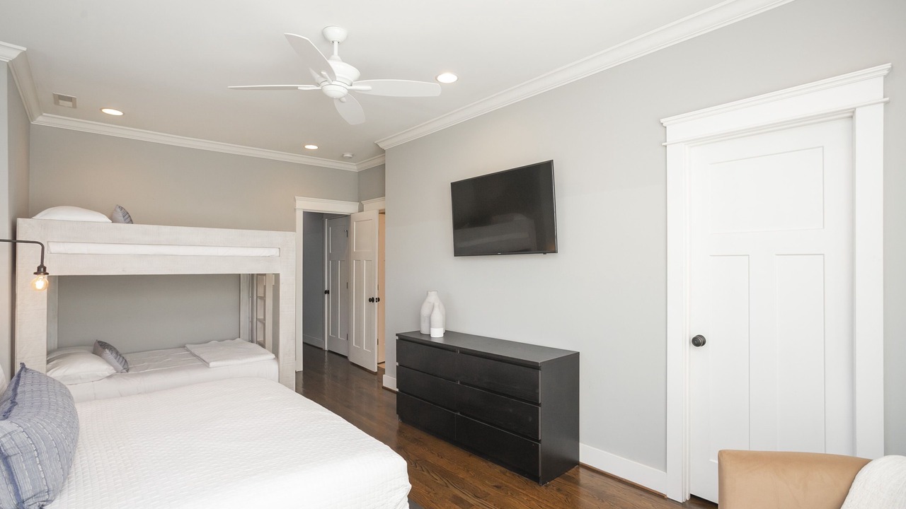 Photo of Bedroom in The Nations