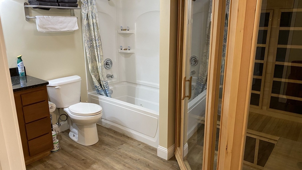 Photo of Bathroom in Geneva-on-the-Lake