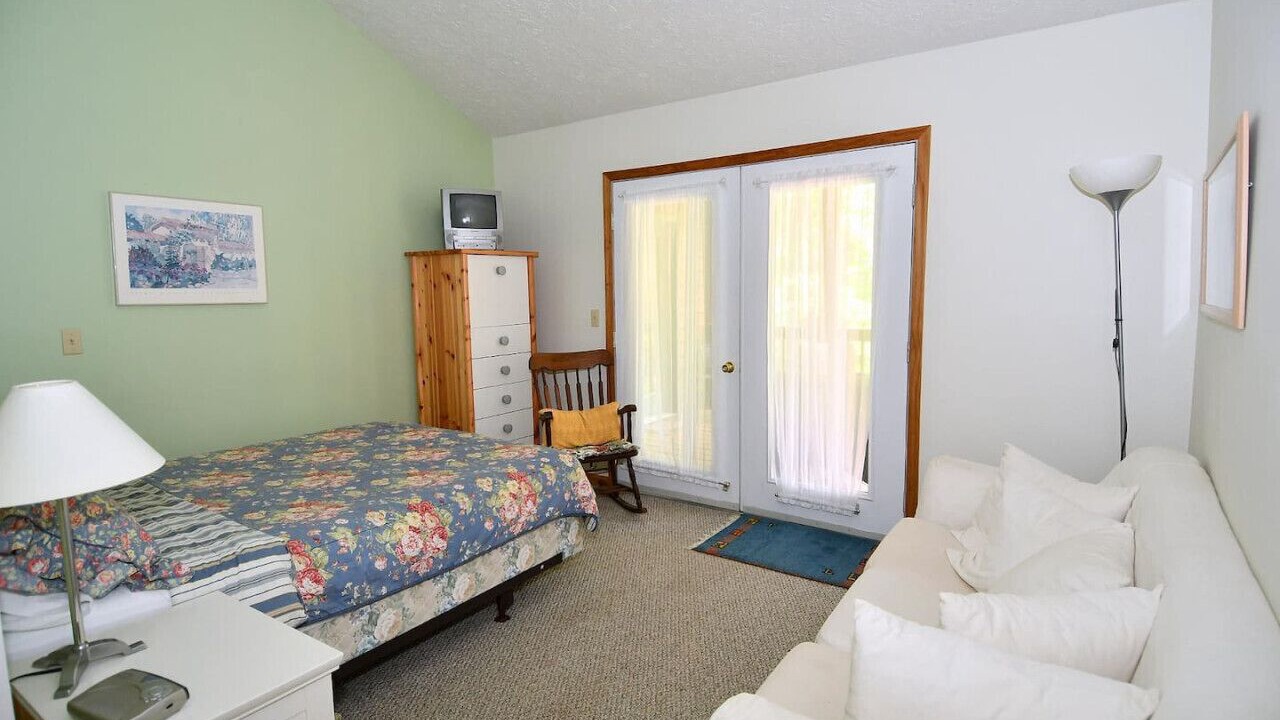 Photo of Bedroom in Berkeley Springs