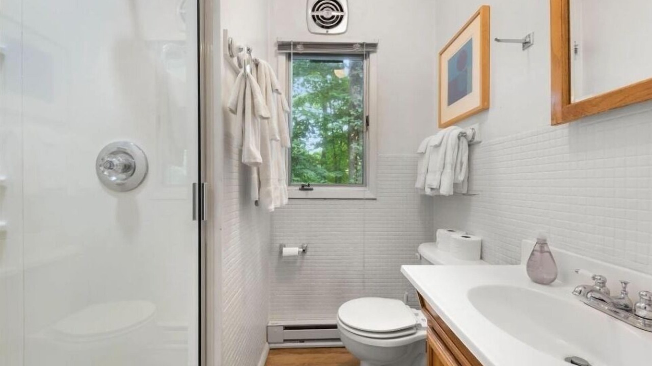 Photo of Bathroom in Union Pier