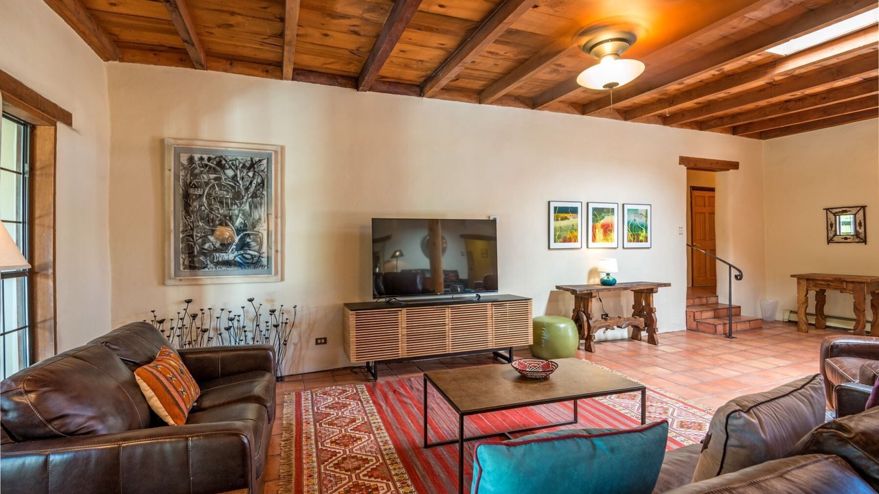 Photo of Livingroom in Historic Eastside