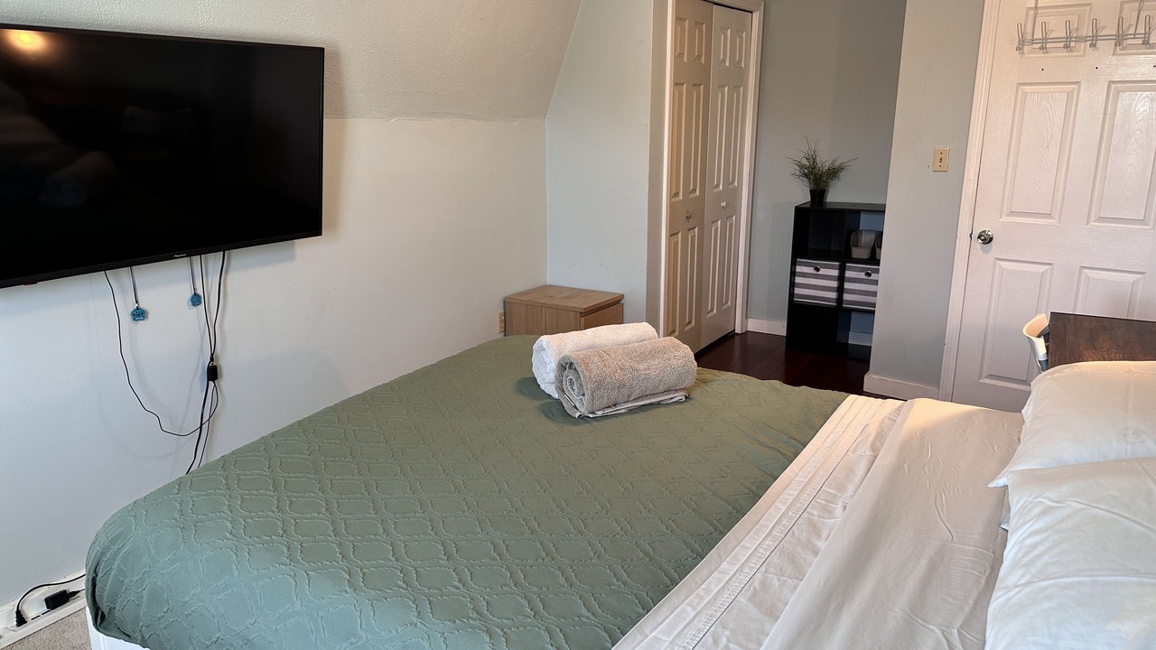Photo of Bedroom in East Somerville