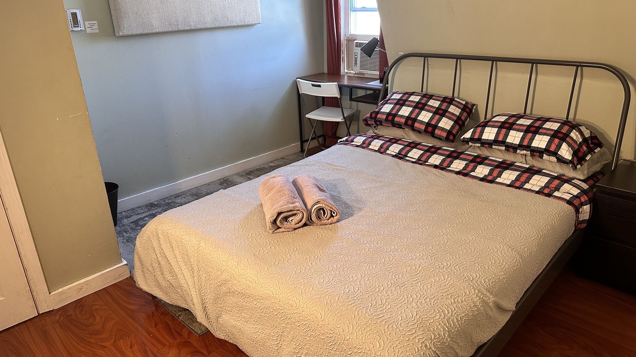 Photo of Bedroom in East Somerville