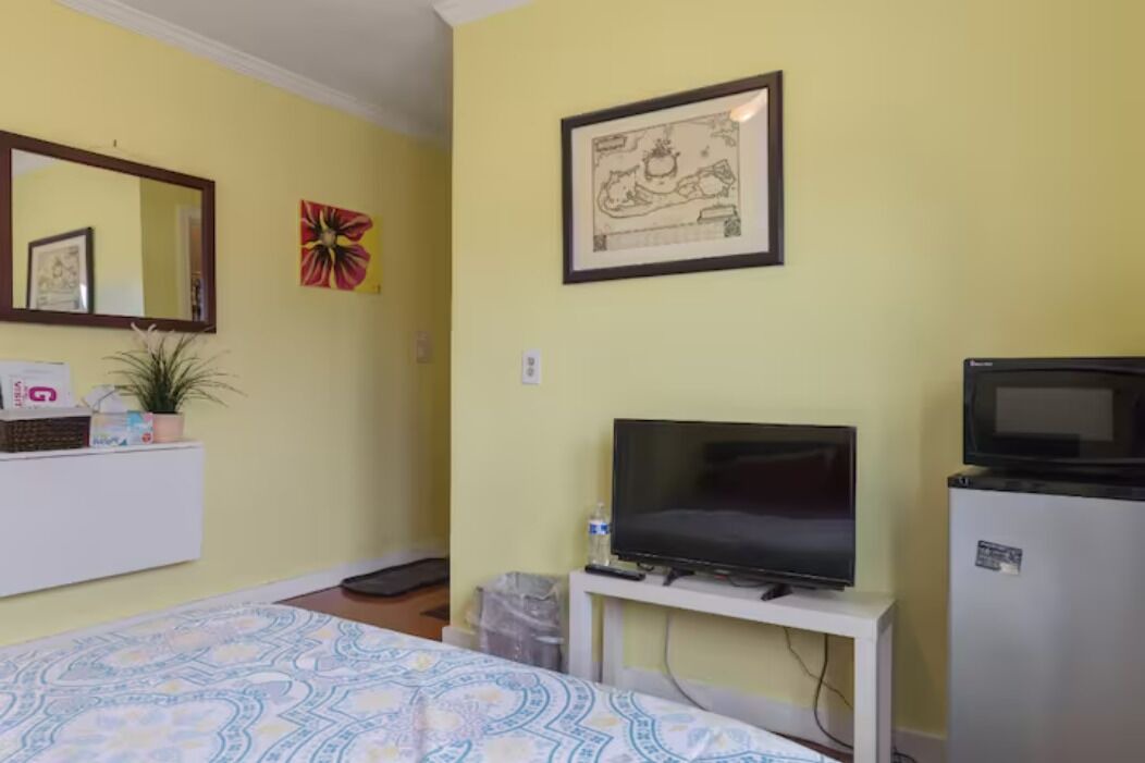Photo of Bedroom in East Somerville