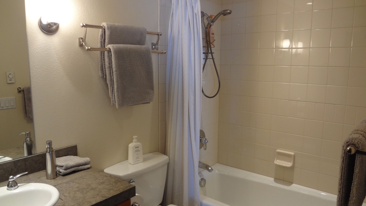 Photo of Bathroom in North Admiral