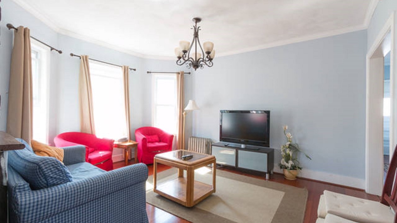 Photo of Livingroom in East Somerville