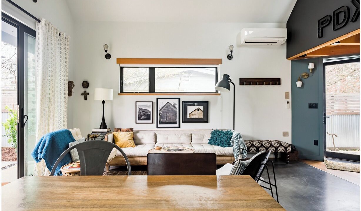 Photo of Livingroom in Hosford-Abernethy