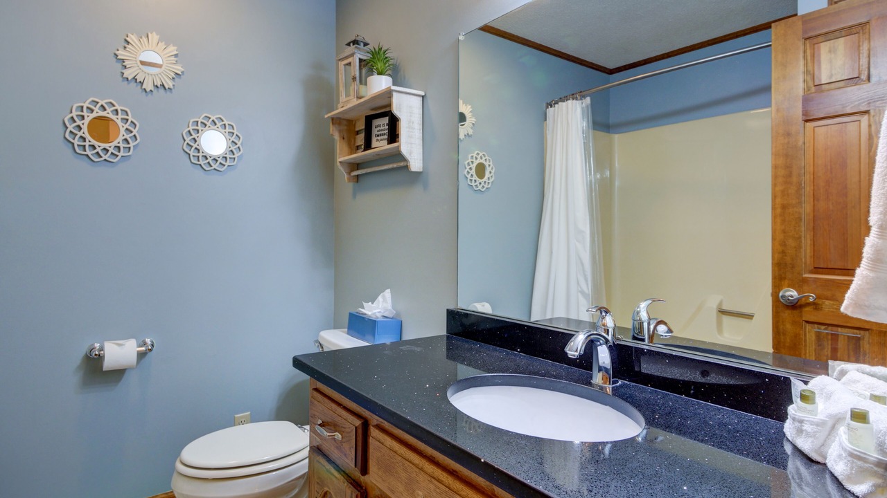 Photo of Bathroom in Lupton City