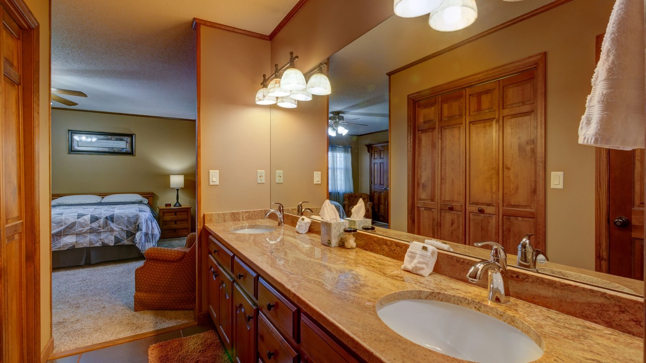 Photo of Bathroom in Lupton City