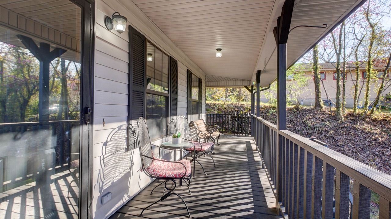 Photo of Patio Balcony in Lupton City
