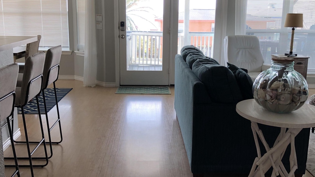 Photo of Livingroom in Bermuda Beach
