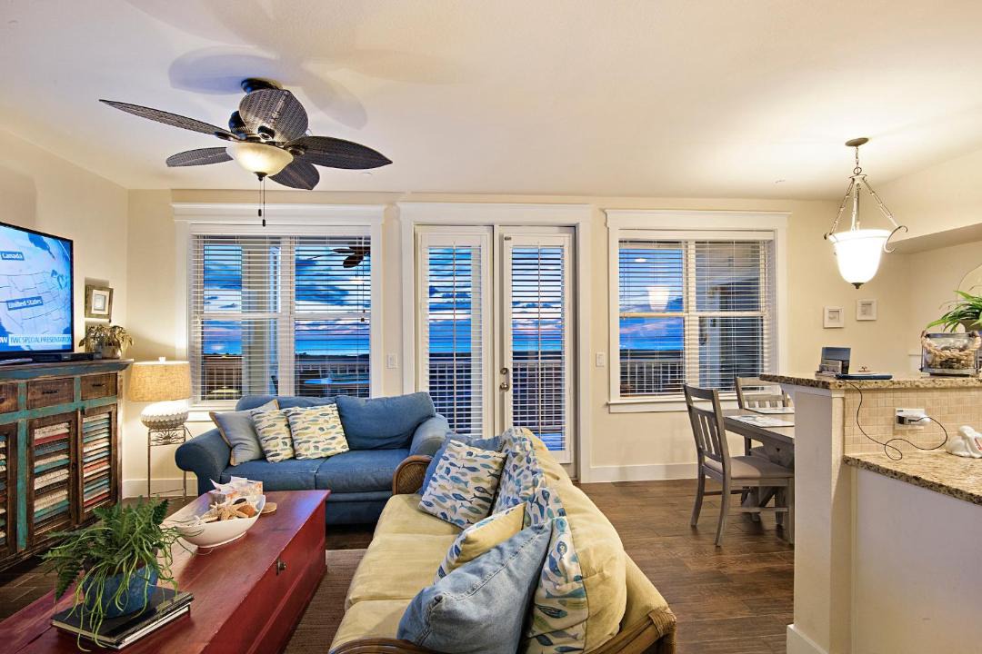 Photo of Livingroom in Red Fish Cove