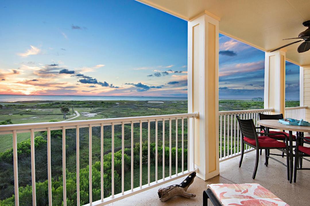 Photo of Patio Balcony in Red Fish Cove