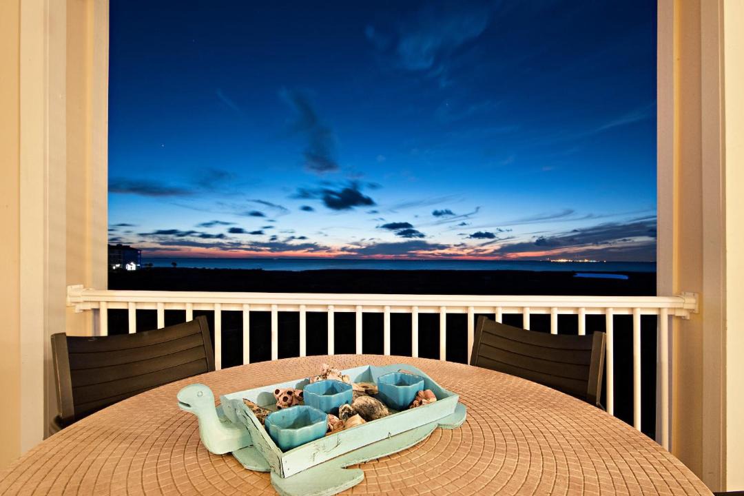 Photo of Patio Balcony in Red Fish Cove