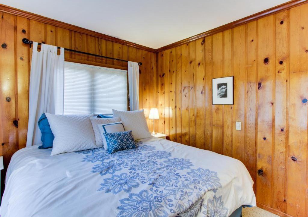Photo of Bedroom in Seal Rock