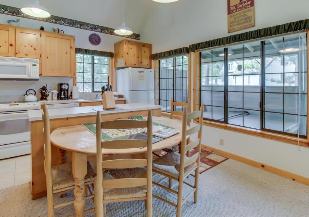 Photo of Kitchen in Sunriver