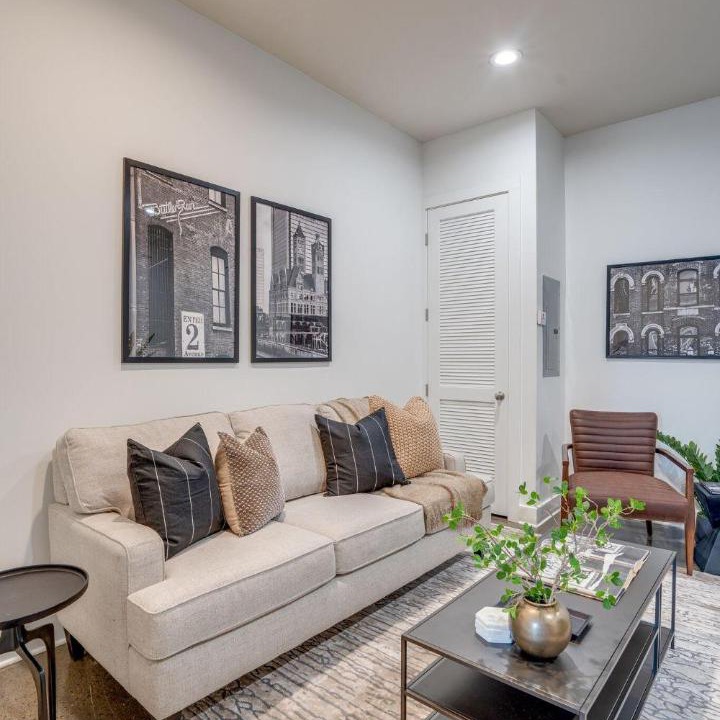 Photo of Livingroom in Midtown