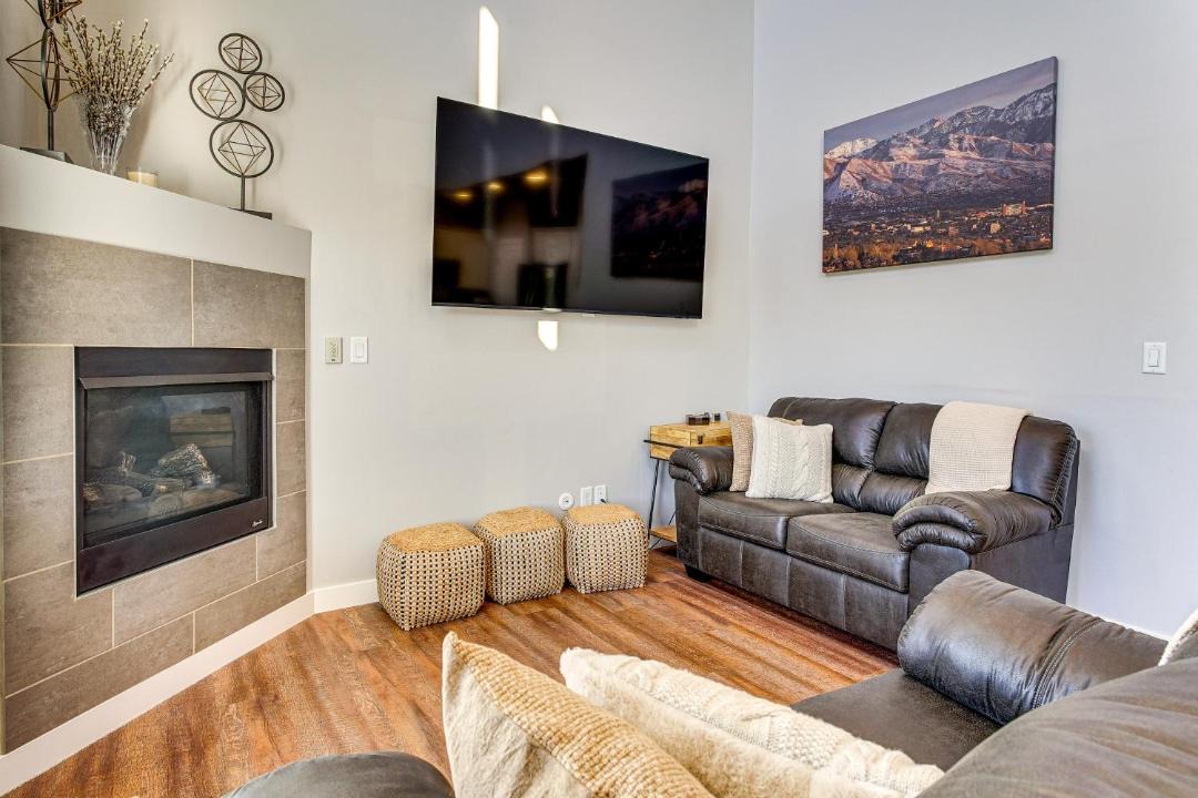 Photo of Livingroom in Millcreek