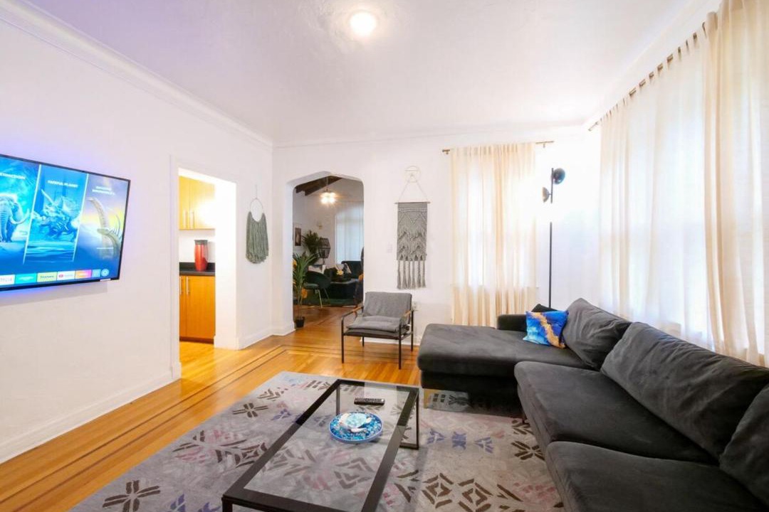 Photo of Livingroom in Midtown