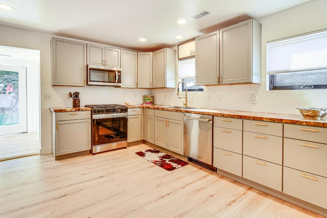 Photo of Kitchen in Midway