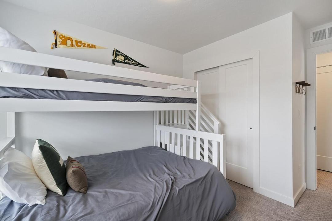Photo of Bedroom in Mountain Green
