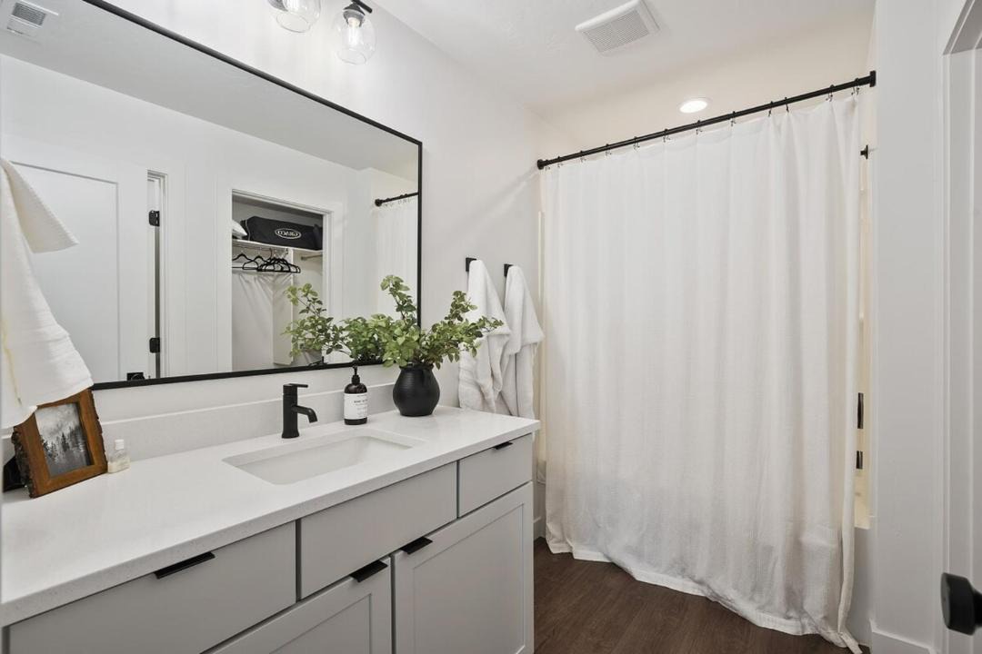 Photo of Bathroom in Mountain Green