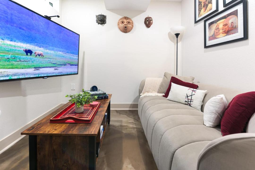 Photo of Livingroom in Whittier