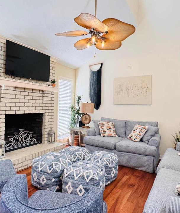 Photo of Livingroom in Windy Hill