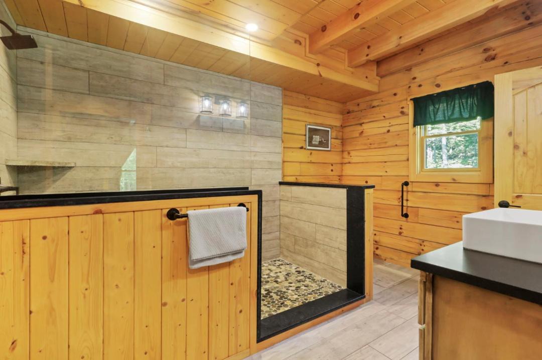 Photo of Bathroom in Logan