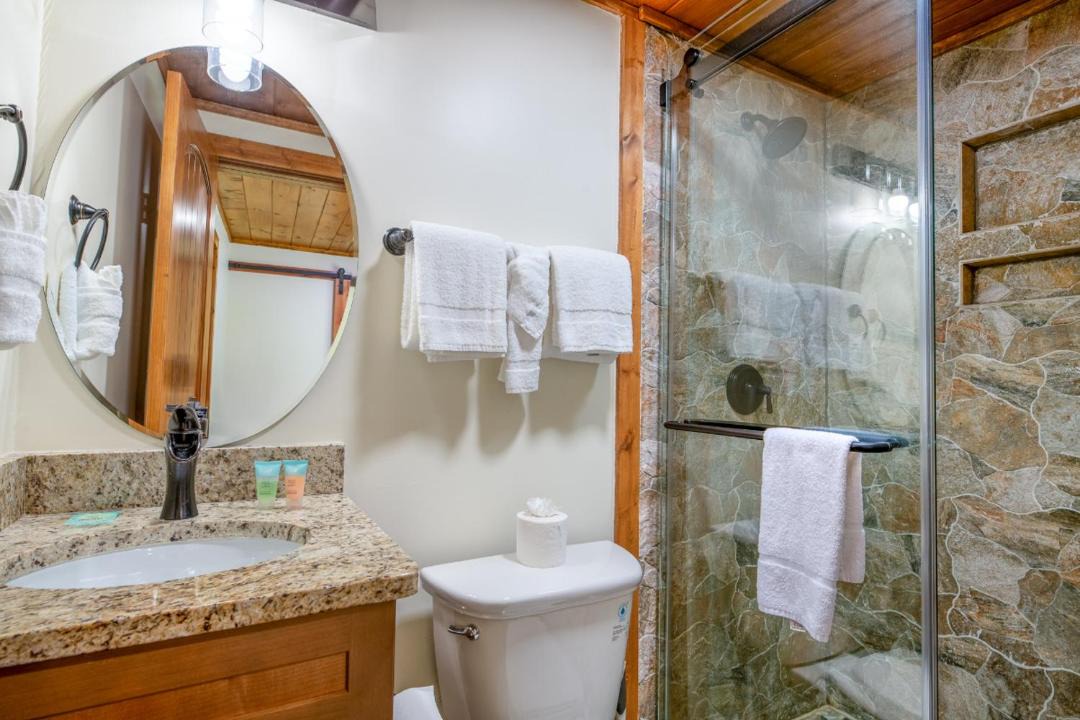 Photo of Bathroom in Pigeon Forge
