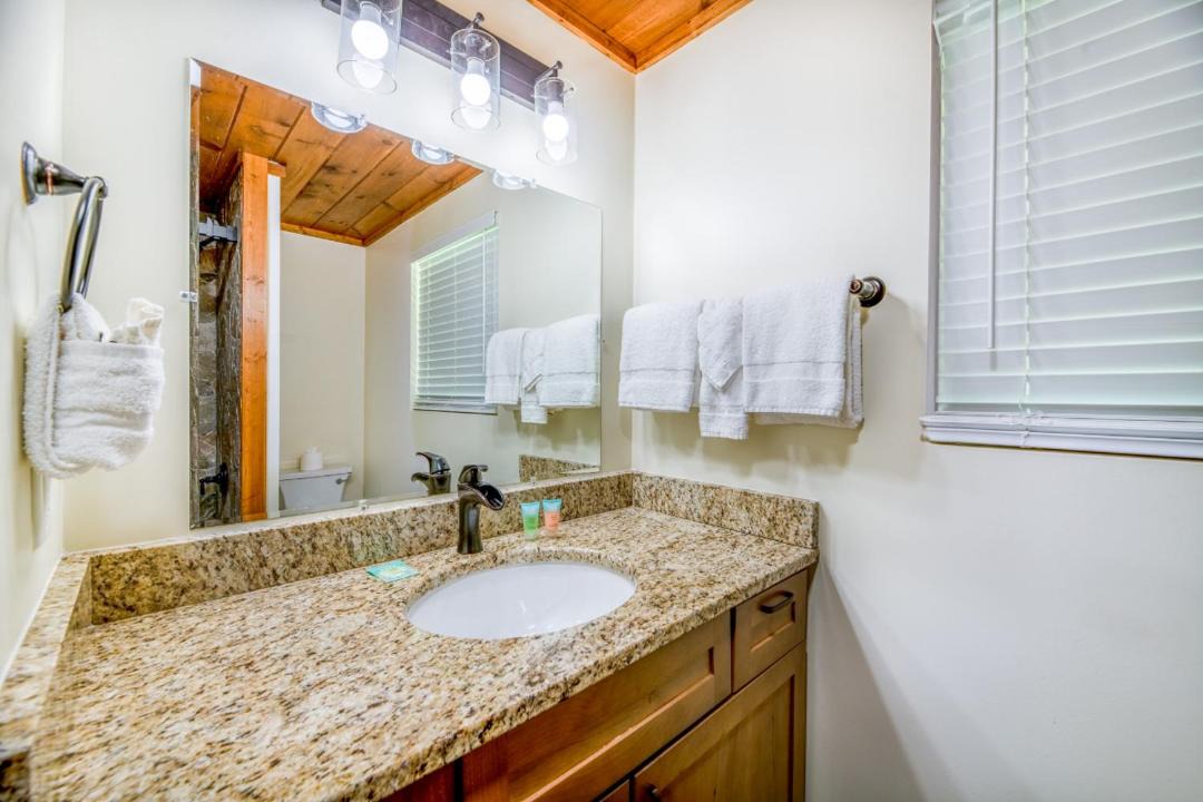 Photo of Bathroom in Pigeon Forge