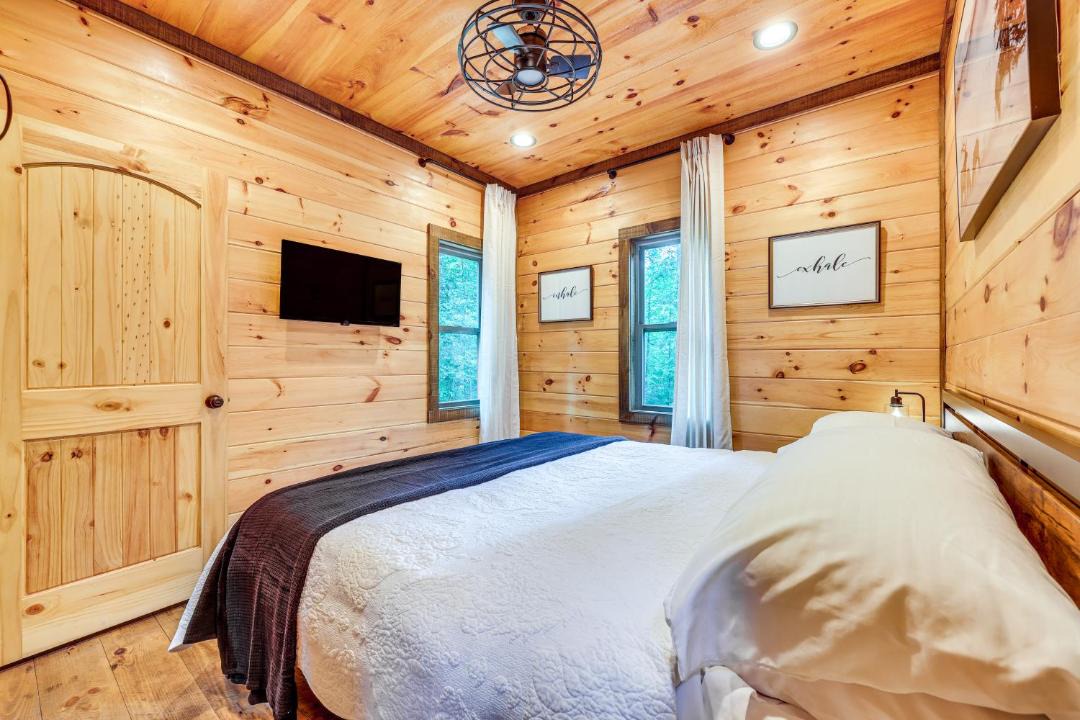 Photo of Bedroom in McCaysville