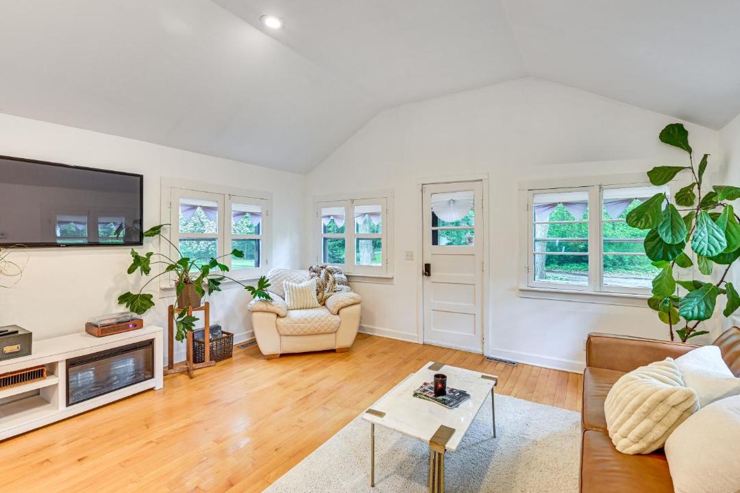 Photo of Livingroom in Cassopolis