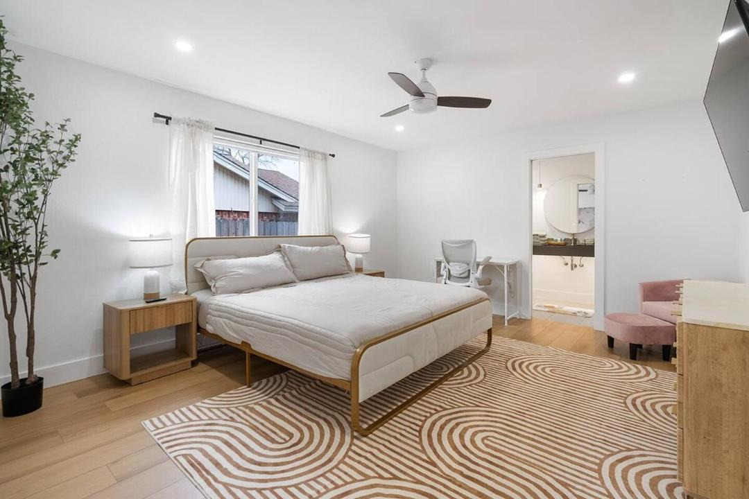 Photo of Bedroom in North Austin Civic Association