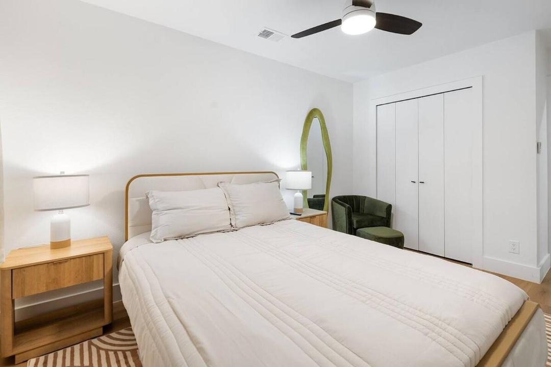 Photo of Bedroom in North Austin Civic Association